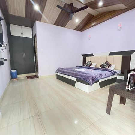 Oak Wood Homestay Banikhet Далхаузі Екстер'єр фото